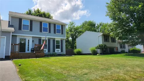 8183 Capricorn Dr, Liverpool, NY 13090
