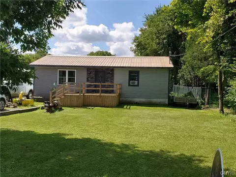 61 Spring St, Adams, NY 13605