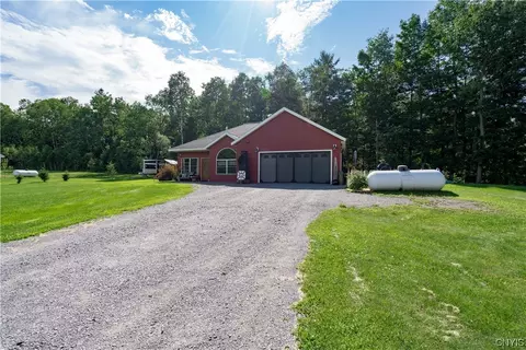 9511 Kay Ln, New Bremen, NY 13620