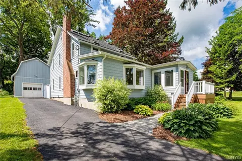 5 Highland St, Skaneateles, NY 13152