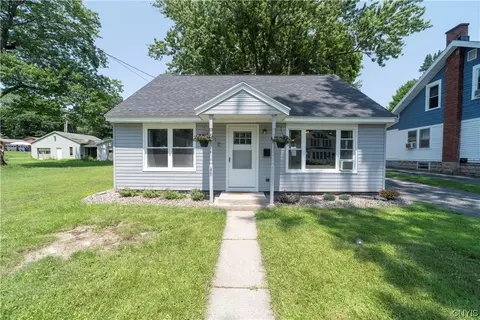 10 Mildred Ave, Lysander, NY 13027
