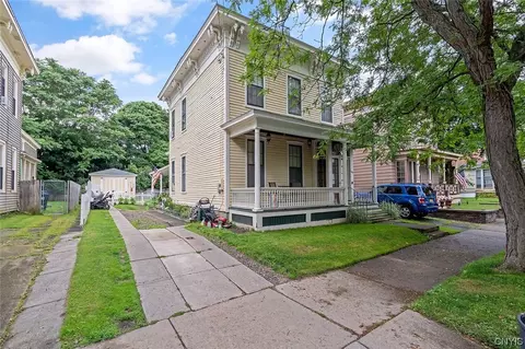 160 W 4th St, Oswego, NY 13126