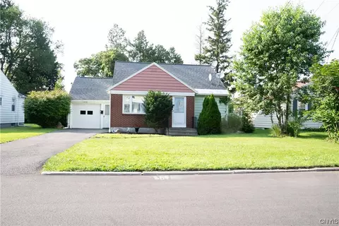 4 Hopson St, Utica, NY 13502