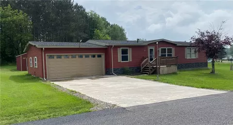 332 Ellisburg St #9, Sandy Creek, NY 13145