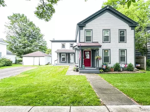 32 Eaton St, Hamilton, NY 13346