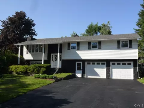 20 Wallace Rd, Schroeppel, NY 13135
