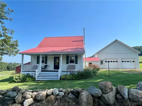 8641 Wratten St, Hubbardsville, NY 13355