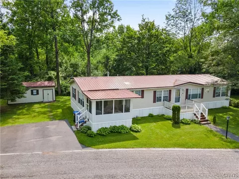 8 Hickory Dr, Kirkland, NY 13321