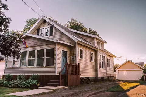 2802 Milton Pl, Utica, NY 13501