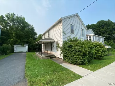 40 Perrine St, Auburn, NY 13021