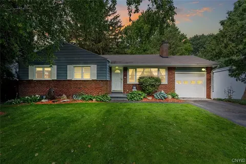 134 Hancock Dr, Syracuse, NY 13207