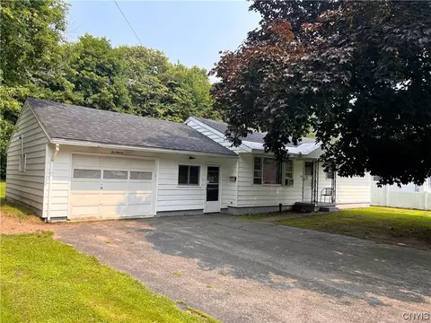611 W 3rd St S, Fulton, NY 13069