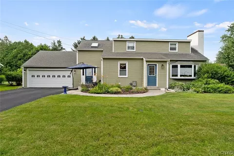 110 Brookside Ln, Fayetteville, NY 13066