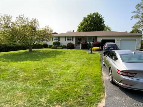 3 Harts Hill Cres, Whitestown, NY 13492