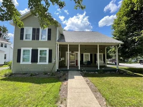 397 Main St, Schroeppel, NY 13135