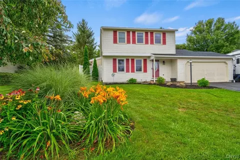 207 Woodmont Dr, Camillus, NY 13031
