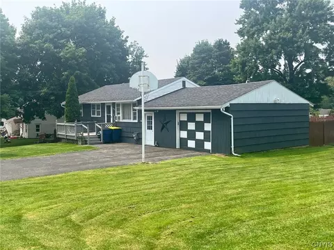 200 Oakley Rd, Syracuse, NY 13209