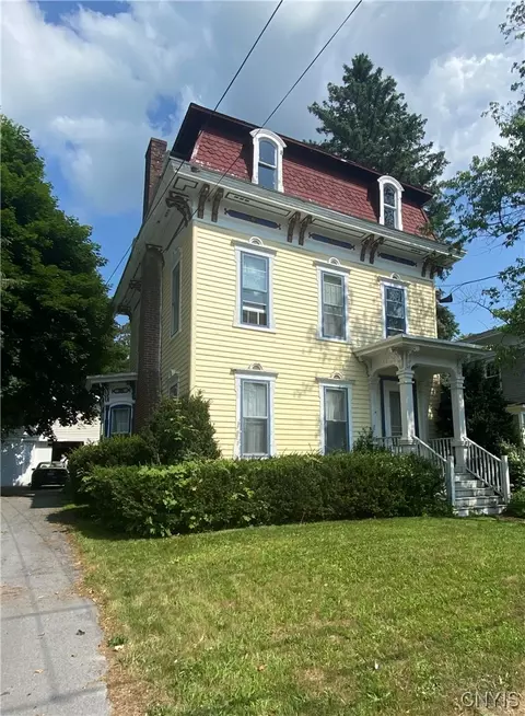 13 Salina St, Lacona, NY 13083