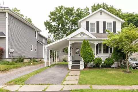 29 Perry St, Auburn, NY 13021