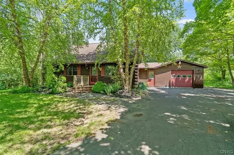 8150 Kneeskern Rd, Bridgeport, NY 13030