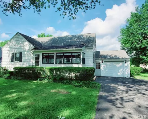 55 Artillery Ln, Lysander, NY 13027