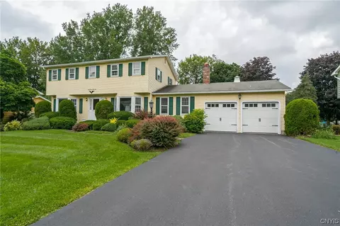4769 Edgeworth Dr, Manlius, NY 13104