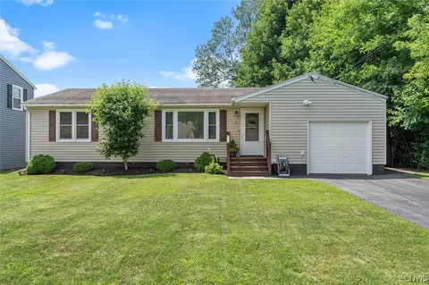 6 Wellington Rd, Syracuse, NY 13212