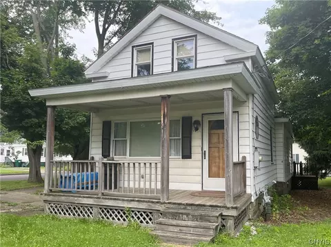 93 E Seneca St, Oswego, NY 13126