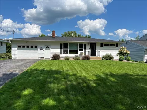 308 Stanton Dr, Syracuse, NY 13214