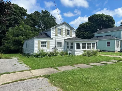 41 E 5th St, Oswego, NY 13126