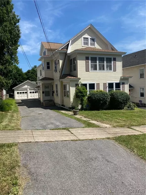 105 Twin Hills Dr #7, Syracuse, NY 13207