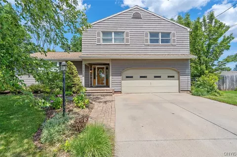 7432 Donegal, Clay, NY 13088
