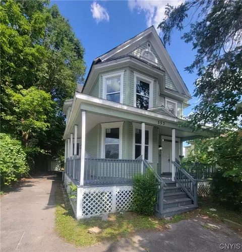 553 Valley Dr, Syracuse, NY 13207