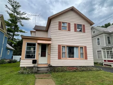 207 Brooks St, Oneida, NY 13421