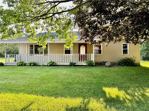 4239 Sweet Rd, Manlius, NY 13104