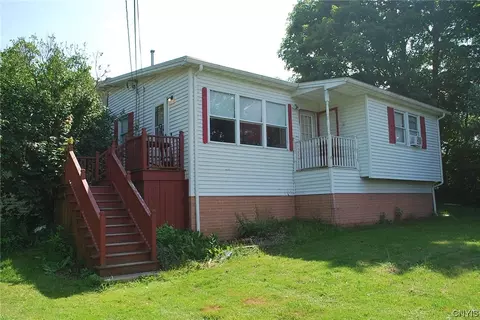 1131 Middle Rd, Scriba, NY 13126