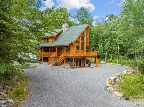 149 Palisades Rd W, Webb, NY 13420