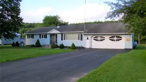 47 River Rd, Camden, NY 13316