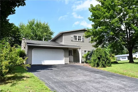 2471 Candlewick Ln, Marcellus, NY 13108