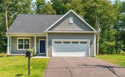 915 Park Dr, Rome, NY 13441