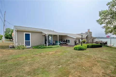 28106 Stony Point Rd, Cape Vincent, NY 13618