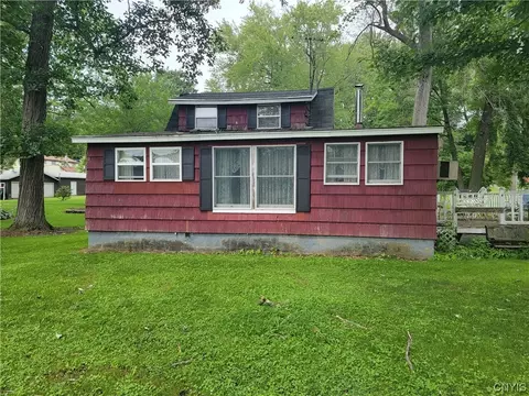 970 Morgan Rd, Memphis, NY 13112