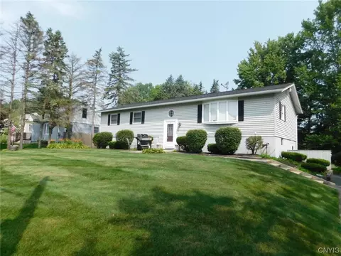 217 E Dauenhauer St, East Syracuse, NY 13057