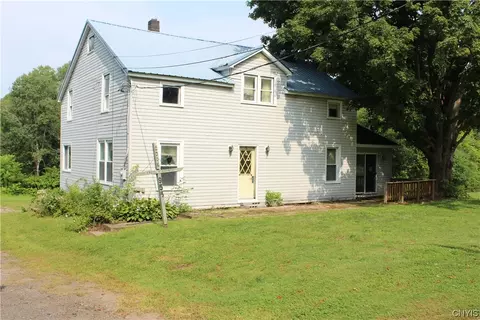 955 N Railroad St, Parish, NY 13131
