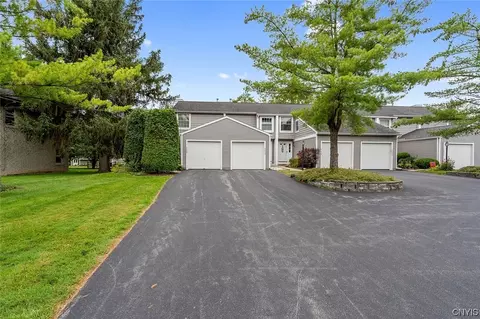4632 Emblem Cir, Manlius, NY 13104