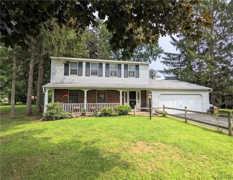 107 Newport Dr, Syracuse, NY 13212