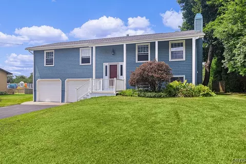 115 Clarion Dr, Whitestown, NY 13492