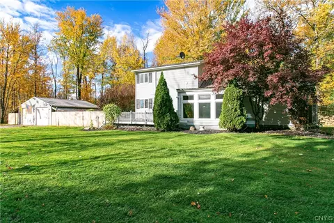 9159 Briggs Bay Rd, Lenox, NY 13032