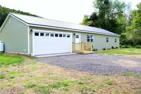 3422 W Cheningo Rd, Truxton, NY 13158