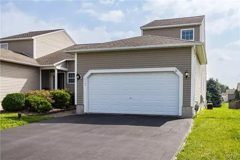 5115 Minuteman Ln, Salina, NY 13088
